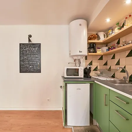 Meet | Your In | Centre *